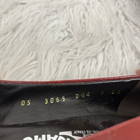 Vintage Salvatore Ferragamo 1980’s Red Vara Patent Bow Pump Kitten Heel Size 9AA - Picture 10 of 10